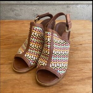 House of Harlow Multicolor Heels